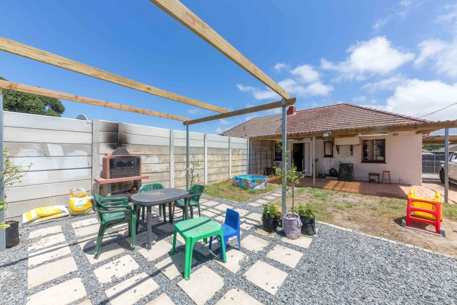 2 Bedroom Property for Sale in Athlone Western Cape